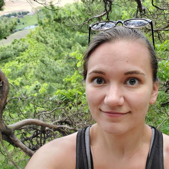 Meet your Posher, Hannah - Picture 1 of 1